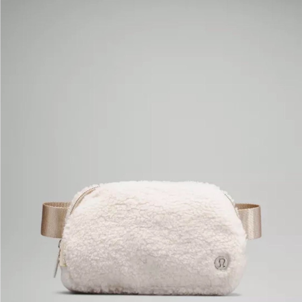 NWOT Lululemon Fleece Everywhere Belt Bag